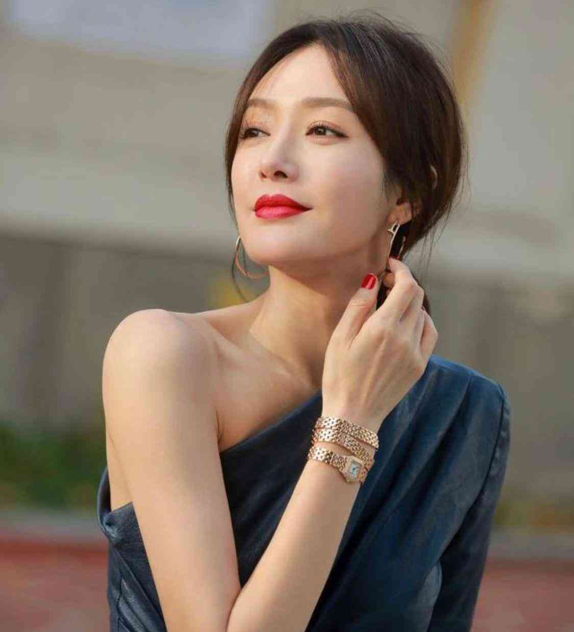 三种女人不适合戴翡翠(三种女人不适合戴翡翠佛公)插图2