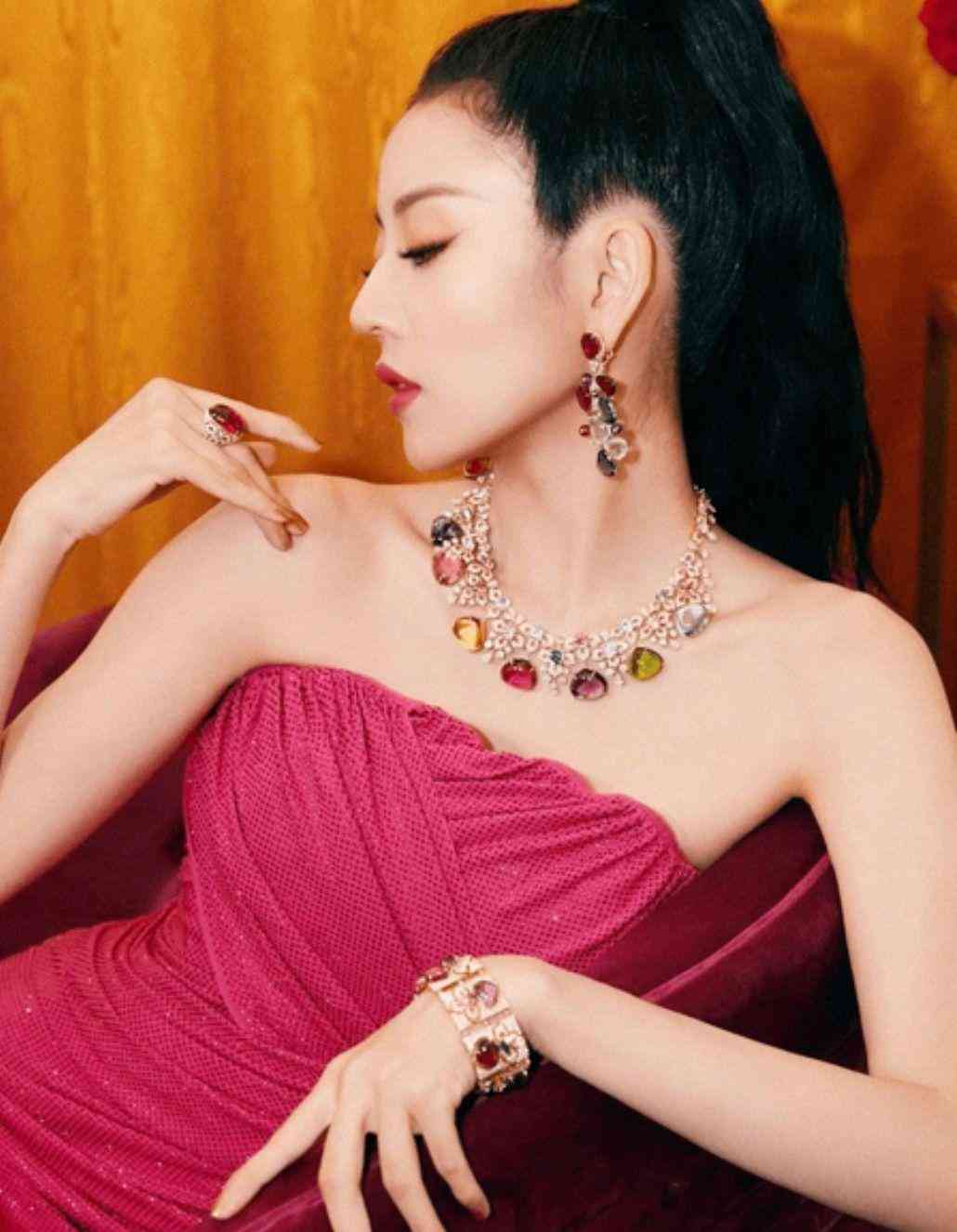 三种女人不适合戴翡翠(三种女人不适合戴翡翠佛公)插图7