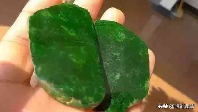 玻璃种帝王绿翡翠价格(玻璃种帝王绿翡翠价格及图片)插图2