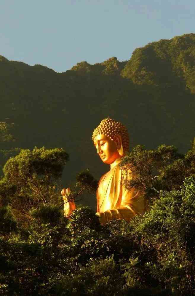 女子脖子上戴玉的禁忌(女生脖子佩戴玉的好处)插图1