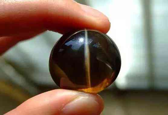 白猫眼石贵吗(猫眼石怎么看真假辨别)插图2