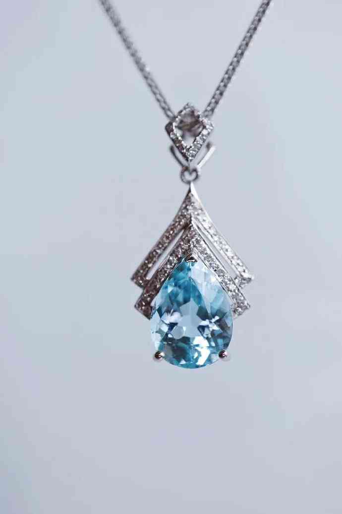 海蓝宝的功效与作用适合什么人戴(佩戴海蓝宝的功效)插图5