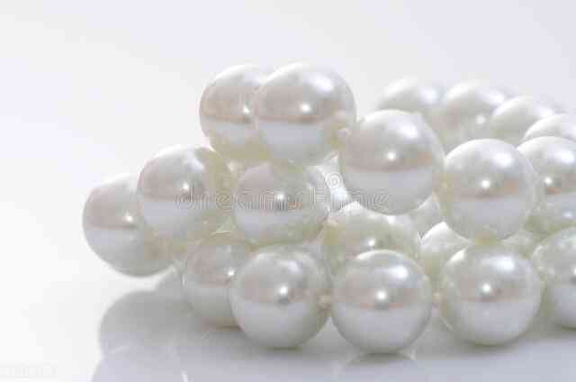 如何挑选珍珠项链(真假珍珠的10种鉴别方法)插图 如何挑选珍珠项链(真假珍珠的10种鉴别方法)插图