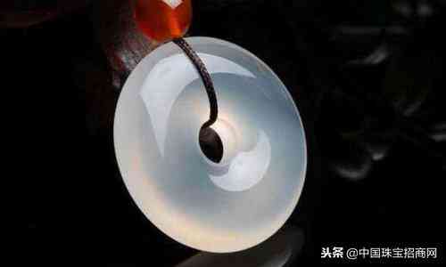 女人带玛瑙还是玉髓好(女生佩戴玉髓的禁忌)