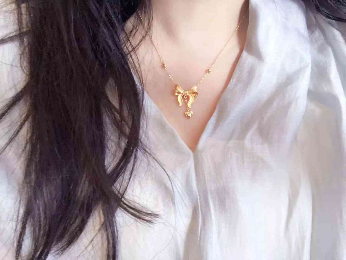 钻石戒指和黄金戒指哪个好些(钻戒与黄金)插图2