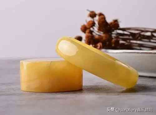 琥珀手镯的功效与作用(琥珀什么颜色最珍贵)插图6