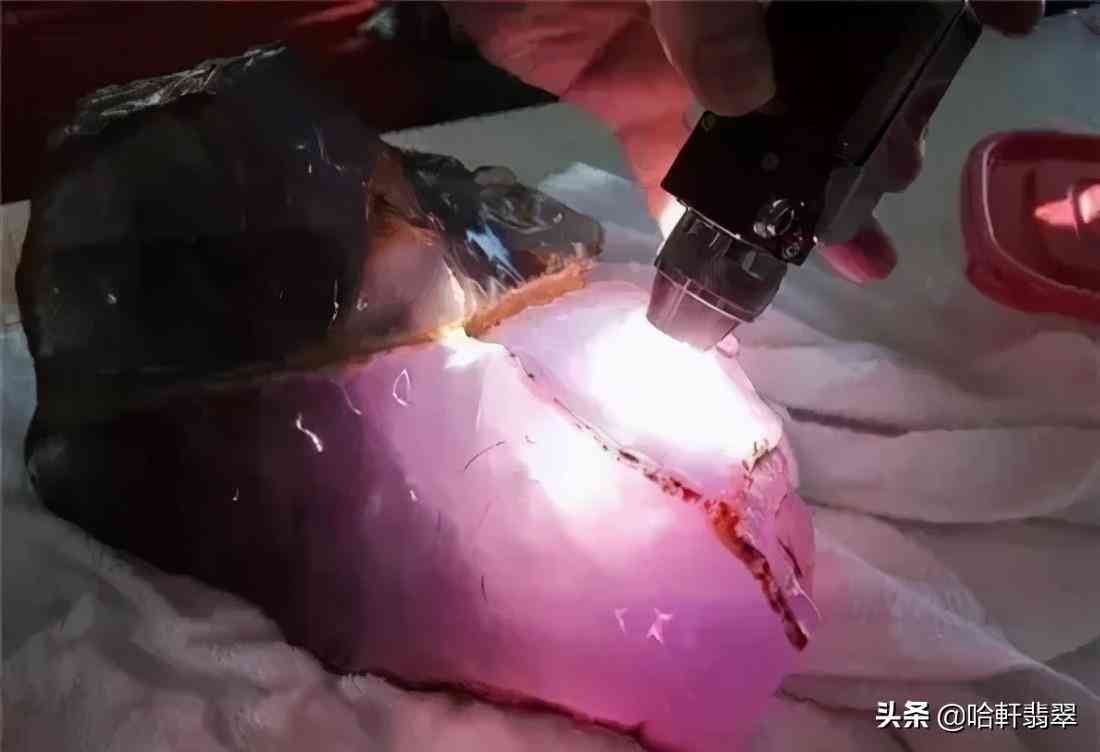 白色不透明翡翠属于什么档次(白色不透明翡翠值钱吗)插图7