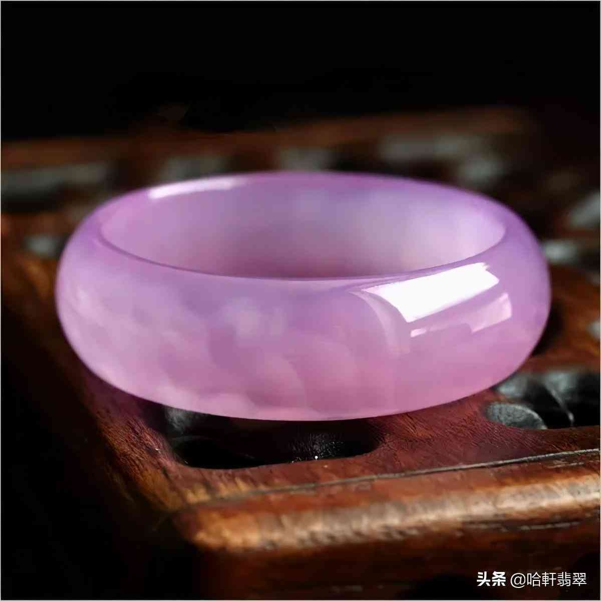 白色不透明翡翠属于什么档次(白色不透明翡翠值钱吗)插图9