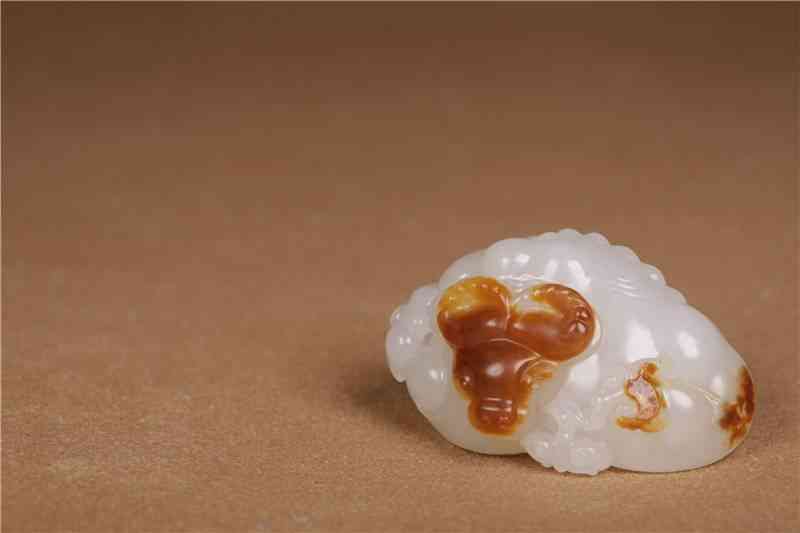 和田羊脂白玉市场价多少一克(和田羊脂玉多少钱一克)插图1