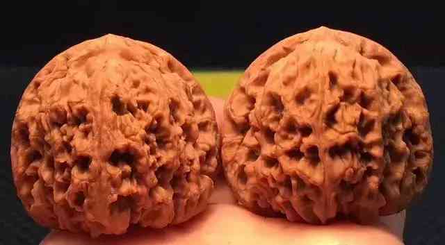 文玩核桃正确盘玩方法(文玩核桃正确盘玩方法手套)插图4