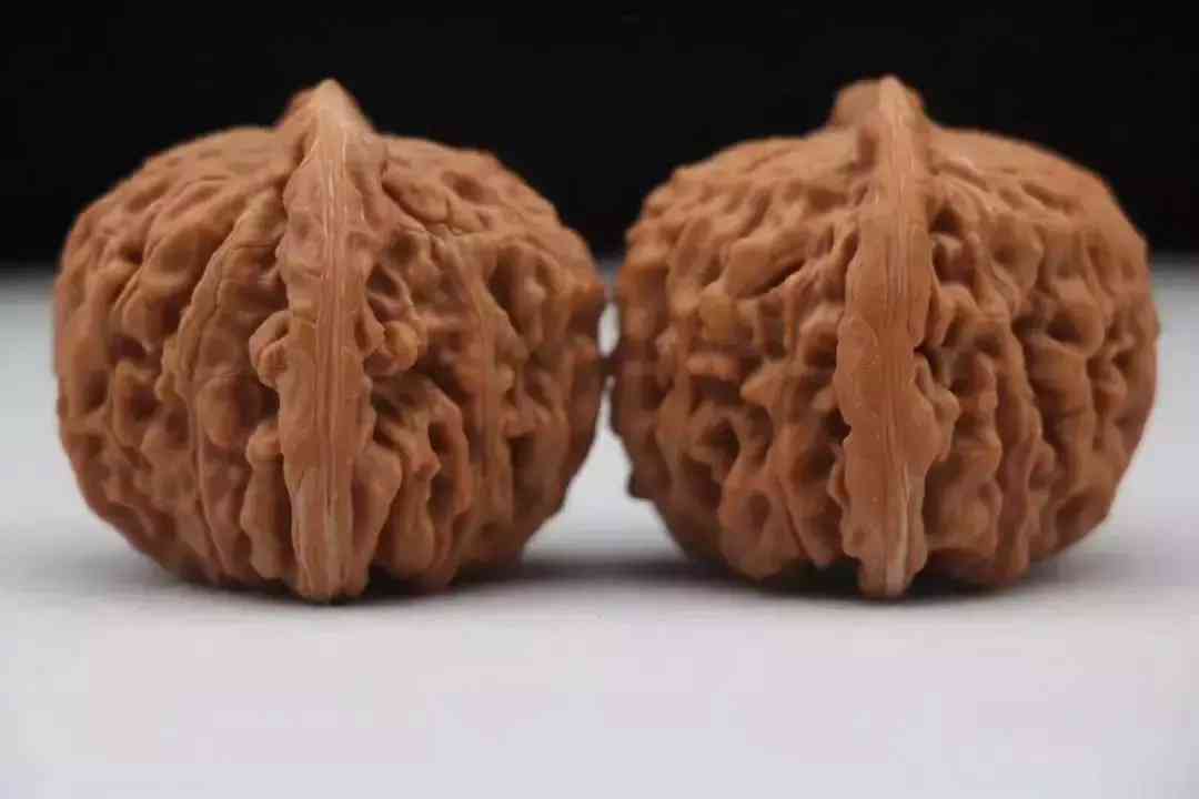文玩核桃正确盘玩方法(文玩核桃正确盘玩方法手套)插图7