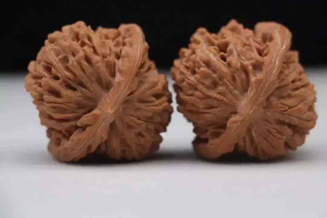 文玩核桃正确盘玩方法(文玩核桃正确盘玩方法手套)插图8
