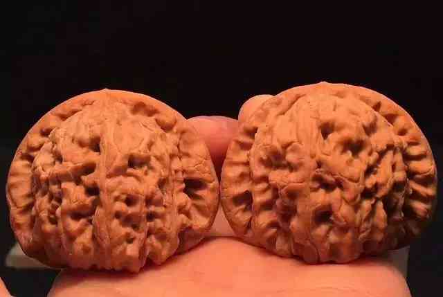 文玩核桃正确盘玩方法(文玩核桃正确盘玩方法手套)插图12