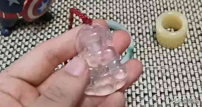 怎么判断翡翠(怎么判断翡翠种老不老)插图7