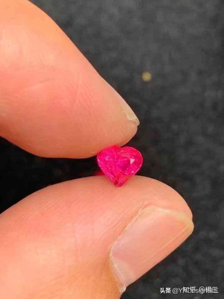 魔鬼蓝海蓝宝的功效与作用(魔鬼蓝的海蓝宝是真的吗)插图6