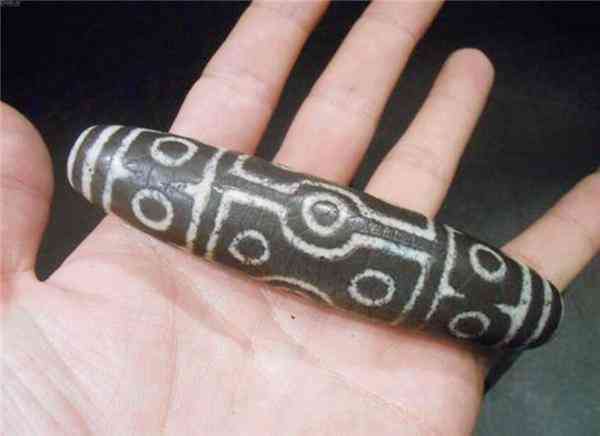 真的九眼天珠多少钱(辨别天珠真假最简单的方法)插图1 真的九眼天珠多少钱(辨别天珠真假最简单的方法)插图1