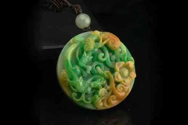 玉手镯什么颜色最贵(玉手镯什么颜色最贵墨绿)