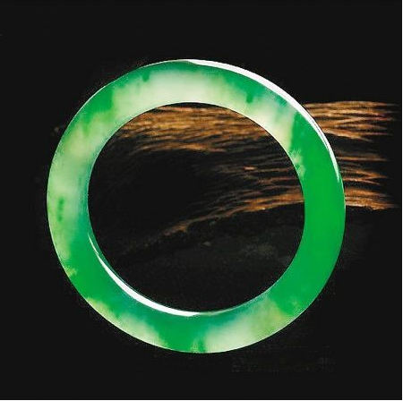 翡翠手镯真假鉴定(翡翠手镯真假鉴定视频)