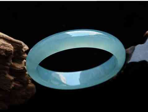 翡翠手镯真假鉴定(翡翠手镯真假鉴定视频)插图1