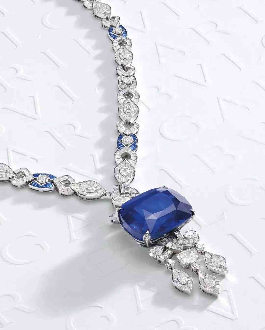 高级珠宝品牌(高级珠宝品牌目标人群)插图1