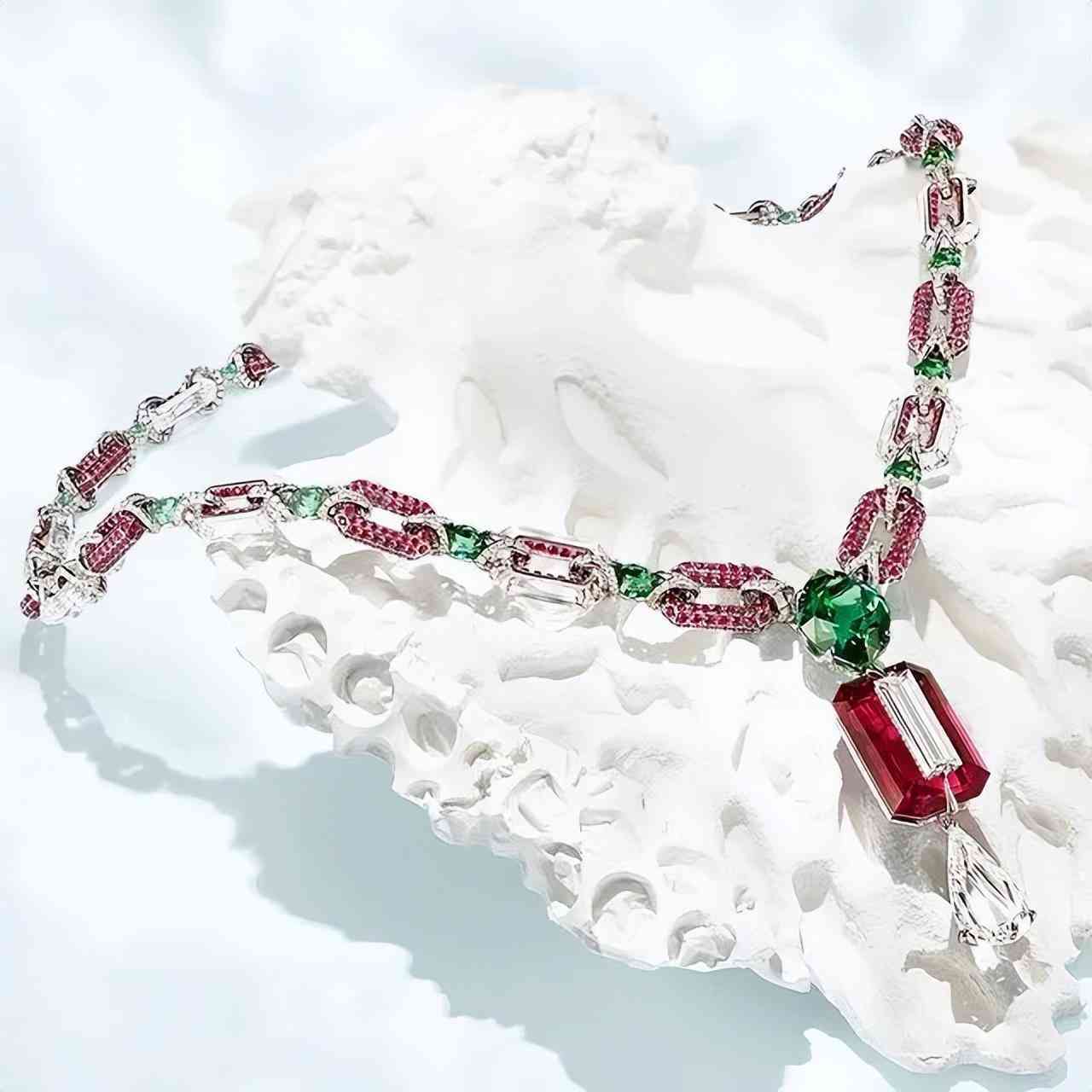 高级珠宝品牌(高级珠宝品牌目标人群)插图40