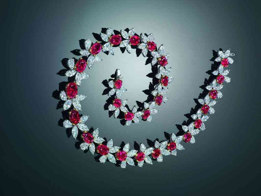 世界上最贵的钻石项链前十名(世界上最贵的钻石项链前十名是)插图2