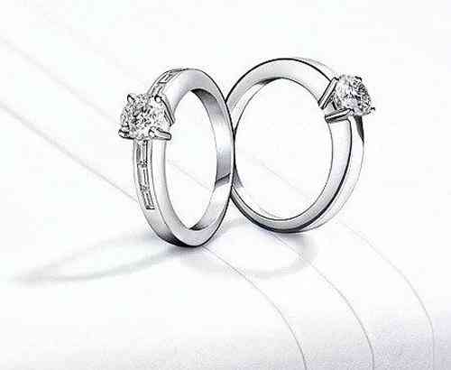 男女婚戒的正确戴法(男女婚戒戴哪只手图解)插图3 男女婚戒的正确戴法(男女婚戒戴哪只手图解)插图3