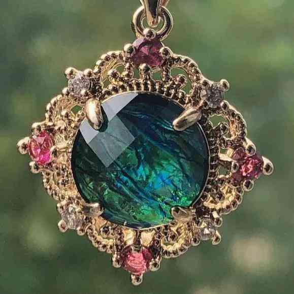 黑欧泊石的功效与禁忌(黑欧泊是什么宝石)