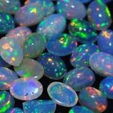 黑欧泊石的功效与禁忌(黑欧泊是什么宝石)插图1 黑欧泊石的功效与禁忌(黑欧泊是什么宝石)插图1