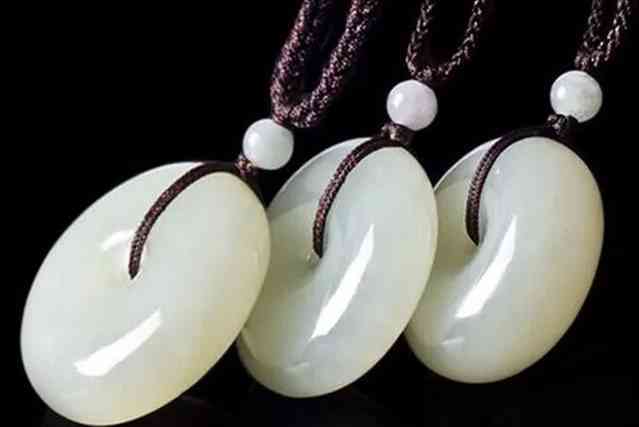 东陵玉什么颜色最好(东陵玉手镯什么颜色最值钱)插图8