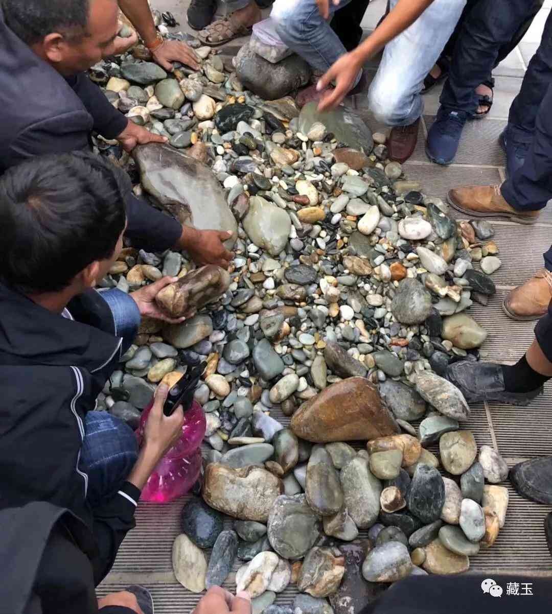 籽料多少钱一克(和田黄玉籽料多少钱一克)插图9