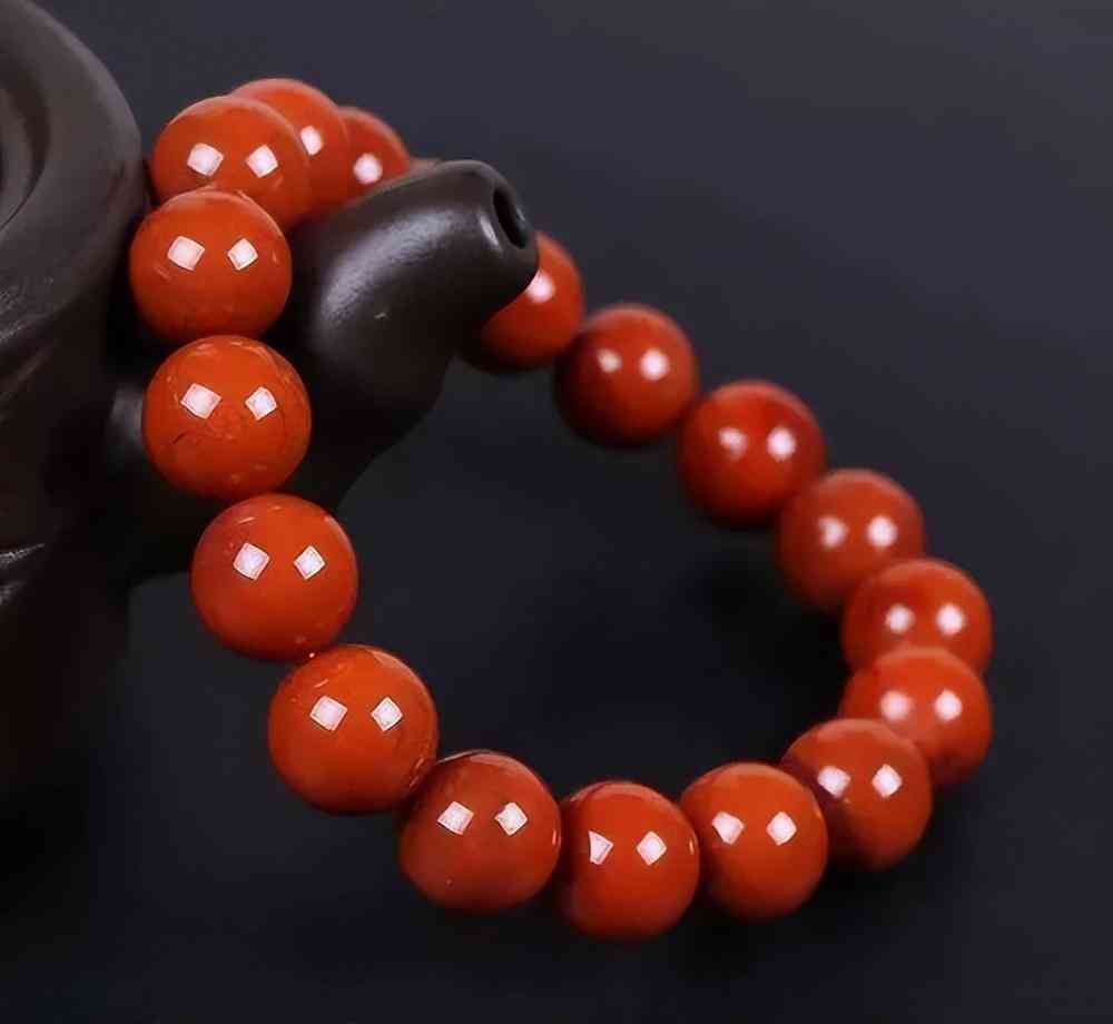 南红玛瑙手串的价格(女人为什么不能戴南红)插图1 南红玛瑙手串的价格(女人为什么不能戴南红)插图1