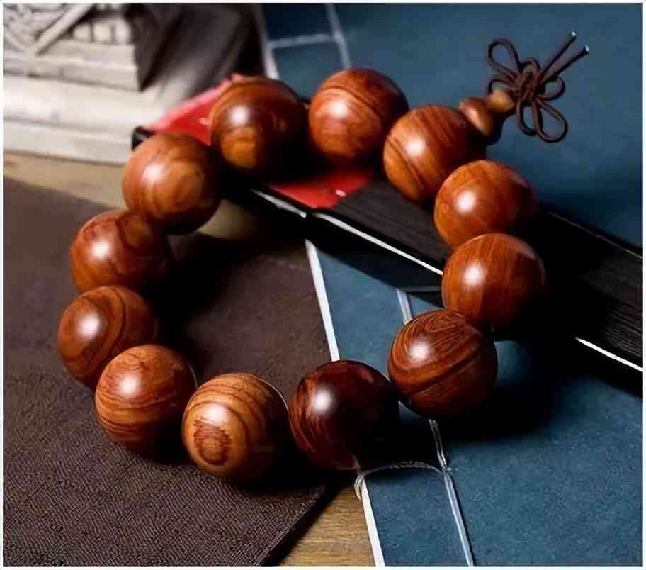 南红玛瑙手串的价格(女人为什么不能戴南红)插图8 南红玛瑙手串的价格(女人为什么不能戴南红)插图8