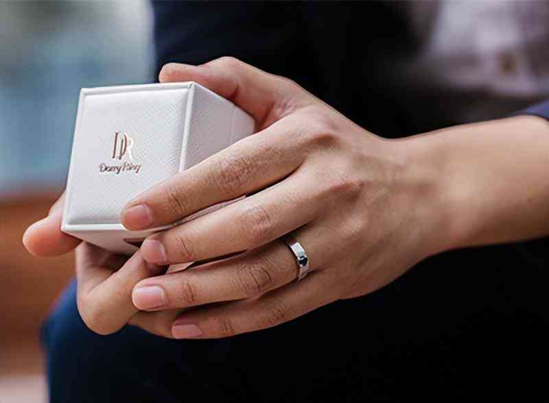 钻石大小直径对照表(钻石大小直径对照表上手图)