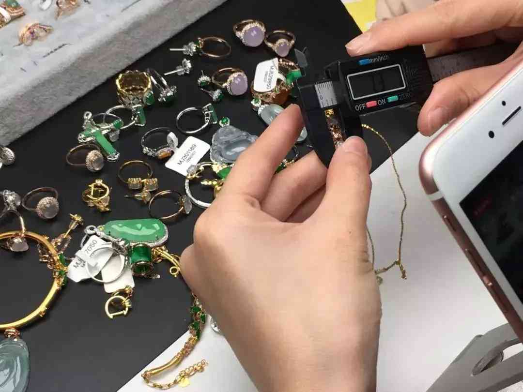 卖翡翠在哪个平台比较好(想把翡翠卖掉哪里可以收)插图1