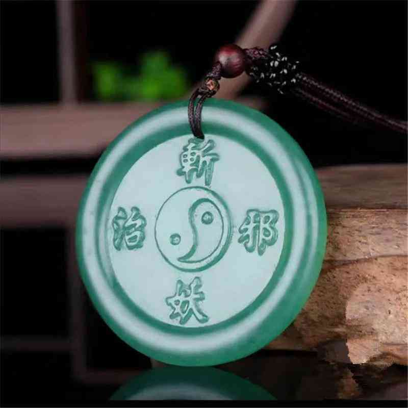 东陵玉手镯500贵吗(东陵玉手镯什么颜色最值钱)插图1 东陵玉手镯500贵吗(东陵玉手镯什么颜色最值钱)插图1