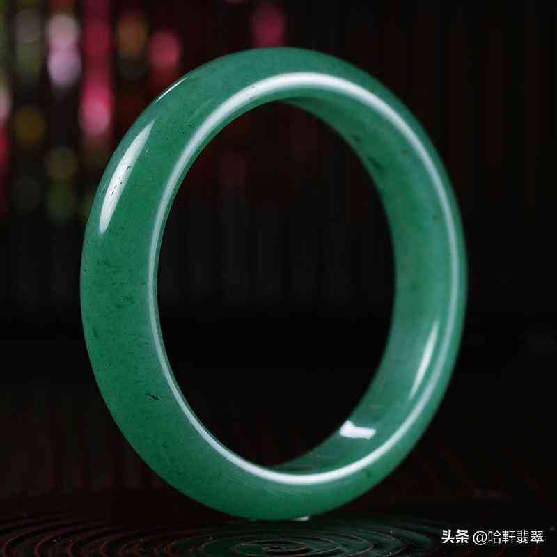 俄罗斯玉和翡翠的区别(俄罗斯玉是翡翠吗)插图10 俄罗斯玉和翡翠的区别(俄罗斯玉是翡翠吗)插图10