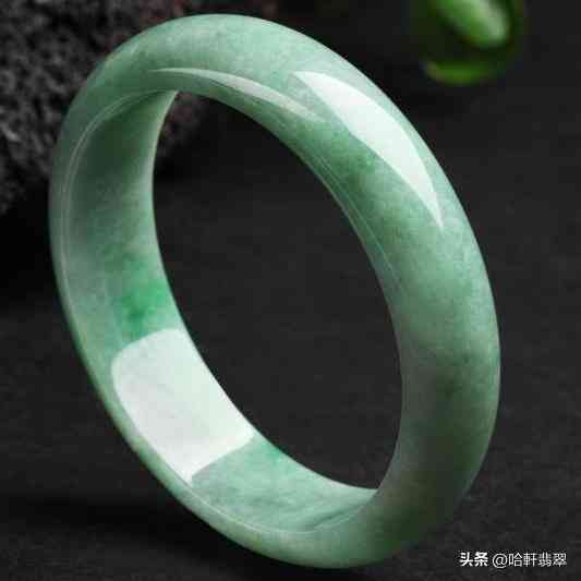 一般翡翠手镯价格(翡翠手镯价格及图片)插图6