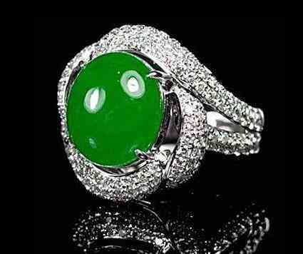 女人戒指戴哪只手聚财(女人戒指戴哪只手好)插图1