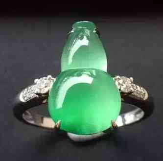 女人戒指戴哪只手聚财(女人戒指戴哪只手好)插图2