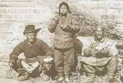 白银多少钱一克2022年价格表(今日黄金回收价查询)插图4 白银多少钱一克2022年价格表(今日黄金回收价查询)插图4