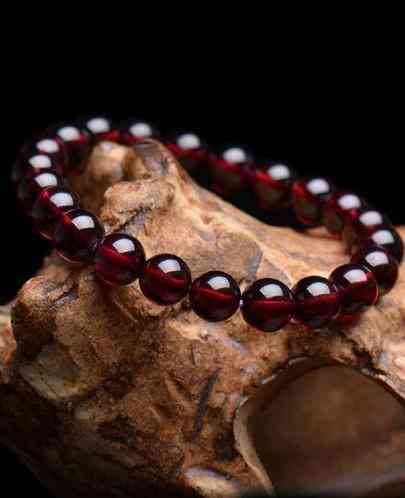 石榴石的功效与作用是什么(石榴石的功效与作用是什么意思)插图1