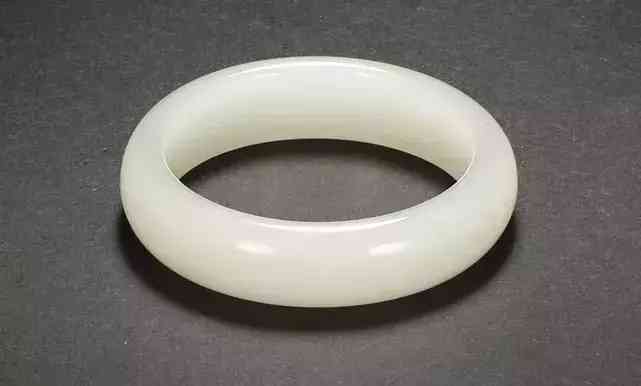 女士带墨玉有什么好处(和田墨玉值钱吗)