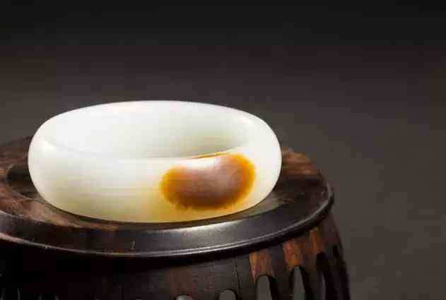 女士带墨玉有什么好处(和田墨玉值钱吗)插图6