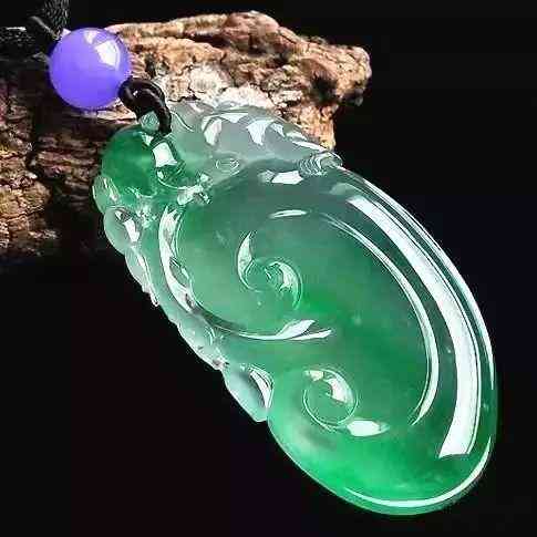 云南哪里买翡翠最正规(云南跟团买的翡翠能退掉吗)插图2