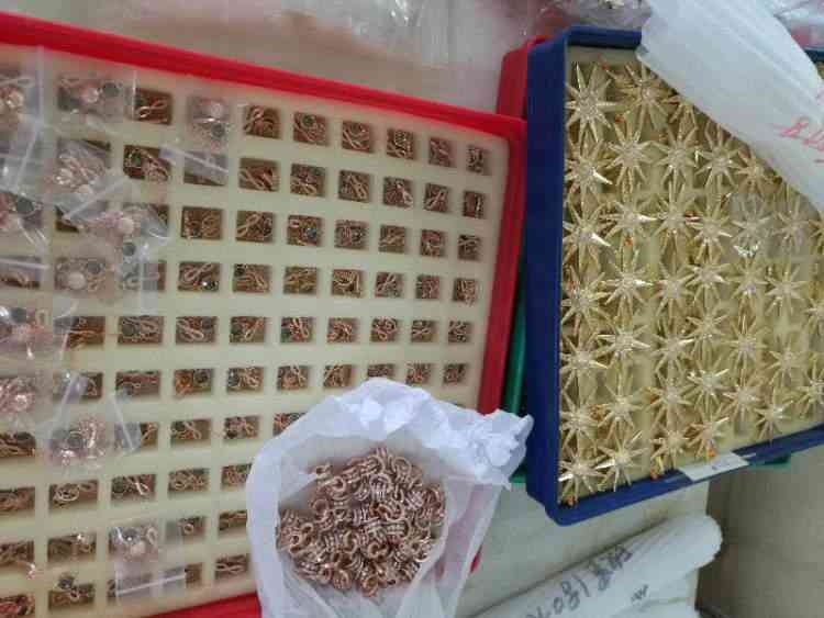 施华洛世奇项链真假(施华洛世奇天鹅项链价钱)插图2