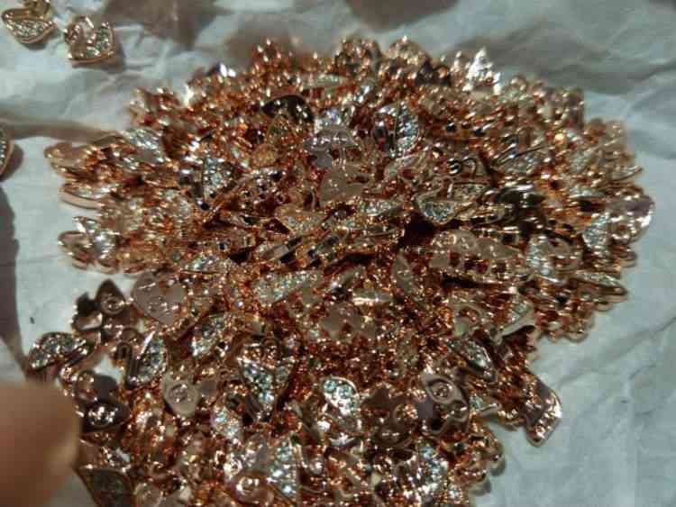 施华洛世奇项链真假(施华洛世奇天鹅项链价钱)插图3