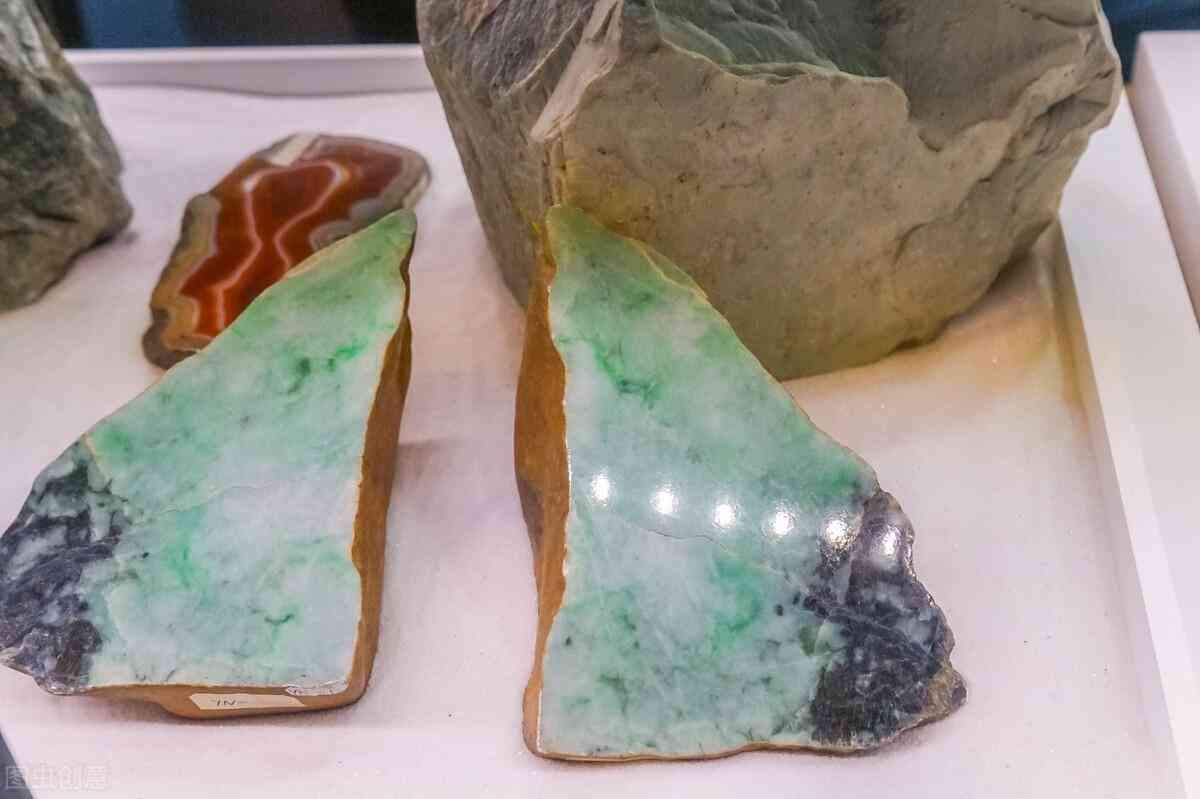 怎么辨别玉的真假纯度(如何判别玉的真假)插图4