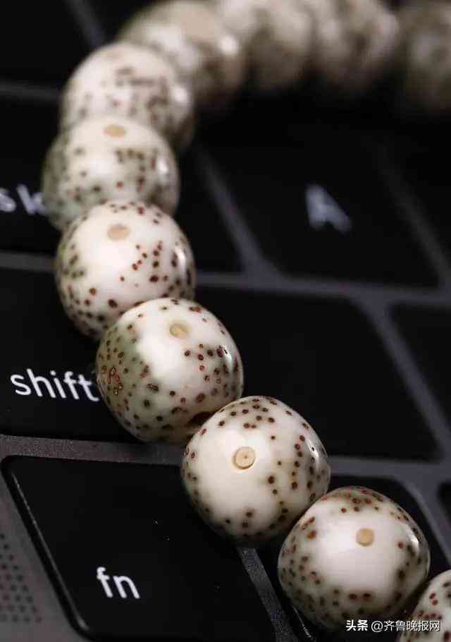 橄榄核手串(橄榄核手串有什么好处)插图1 橄榄核手串(橄榄核手串有什么好处)插图1