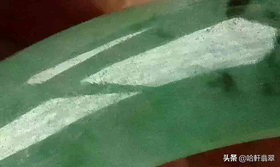 翡翠怎么鉴别品质(翡翠怎样鉴别品质)插图10 翡翠怎么鉴别品质(翡翠怎样鉴别品质)插图10